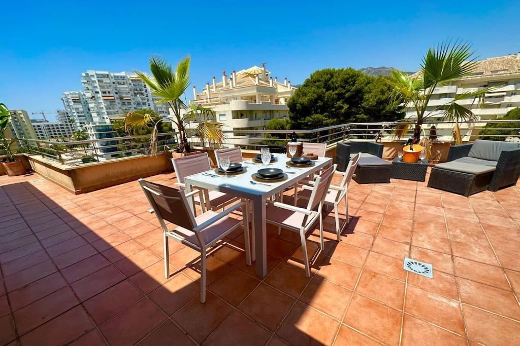 Atico Puerto Marina 2 Hab Con Piscina, 500M De La Plata Apartment Torremolinos Exterior photo